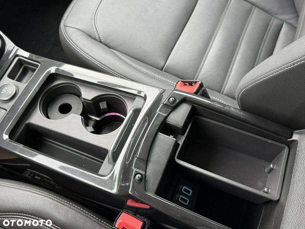 Ford Kuga 2.0 TDCi 2x4 Titanium - 7