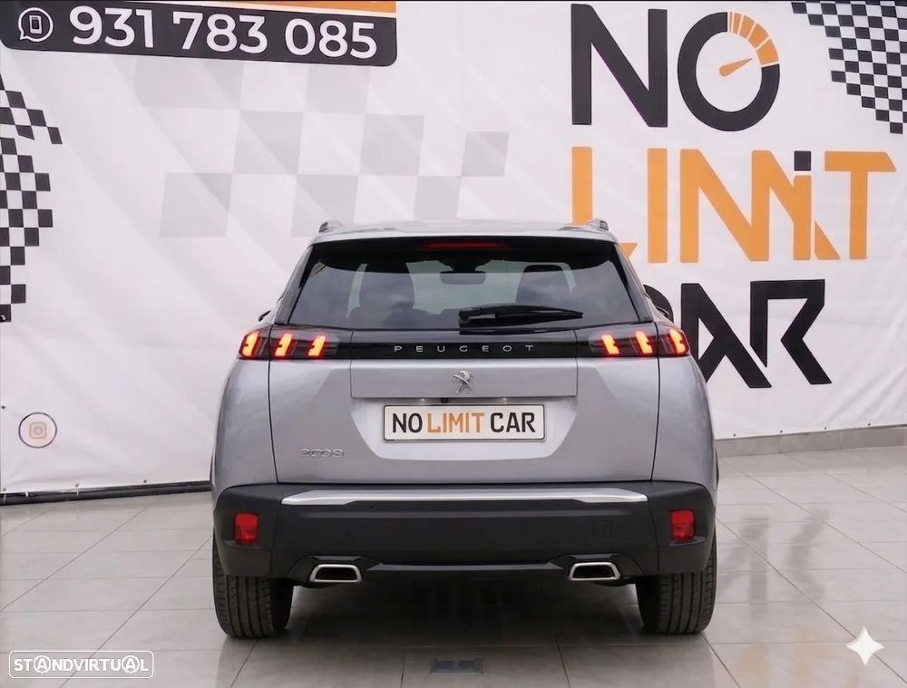 Peugeot 2008 1.2 PureTech Allure EAT8 - 4