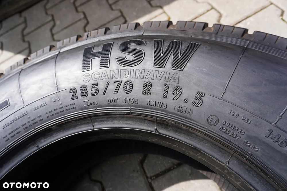 1x Continental HSW Scandinavia 285/70R19,5 145/143M  R8 - 5