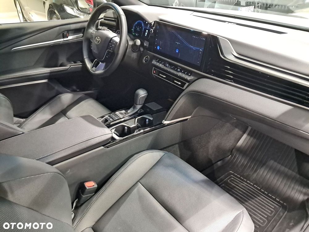 Toyota Camry - 9