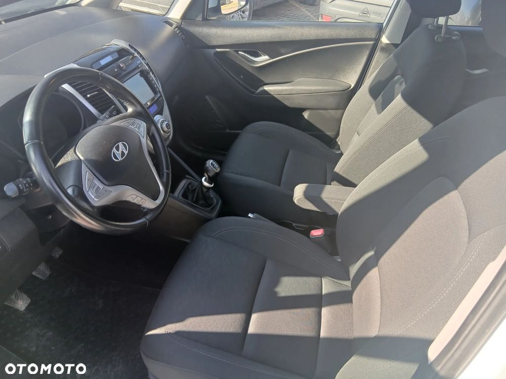 Hyundai ix20 1.6 CRDi blue YES Gold - 10