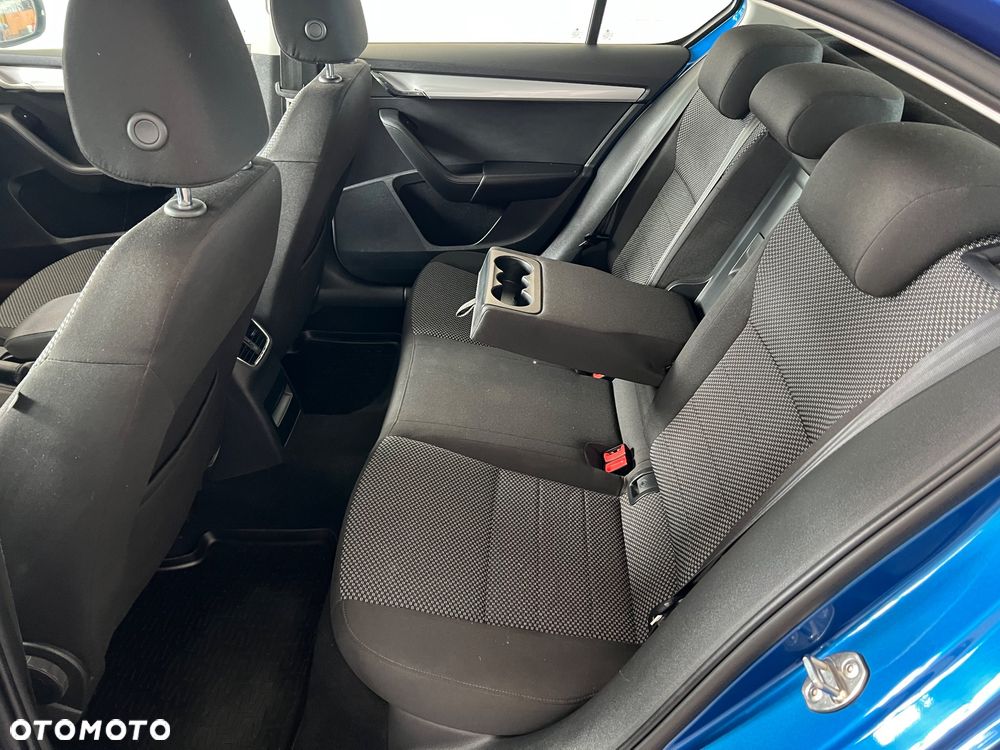 Skoda Octavia 2.0 TDI Ambition DSG - 14