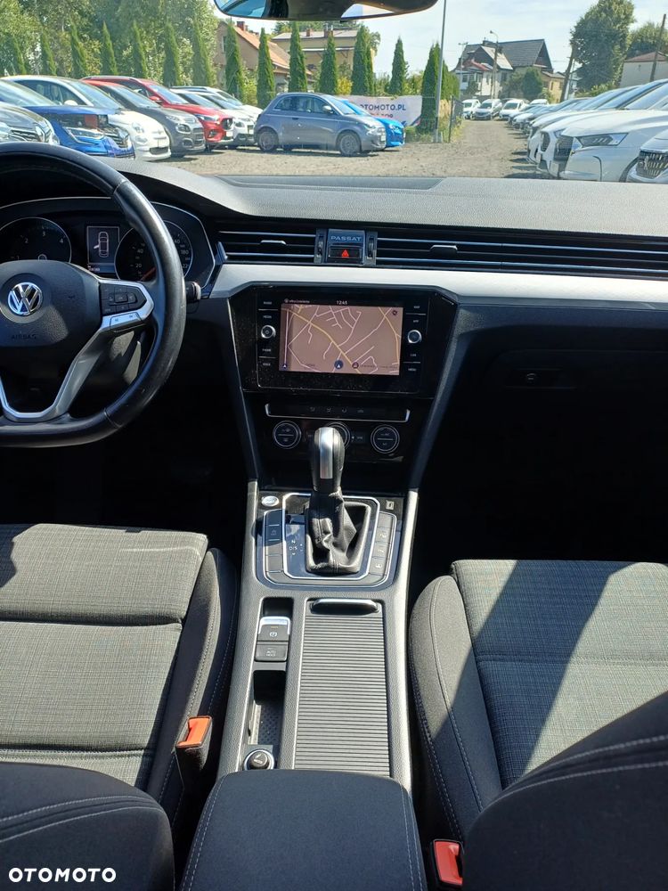 Volkswagen Passat - 22