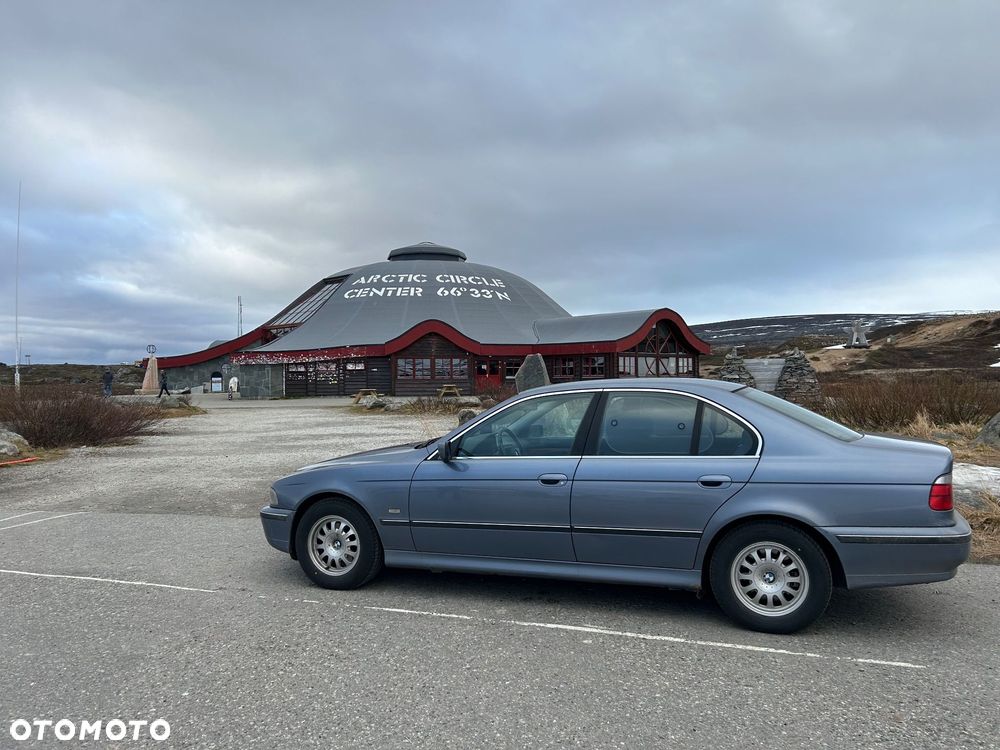 BMW Seria 5 528i - 1