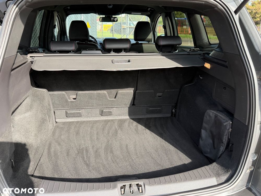 Ford Kuga 1.5 EcoBoost 2x4 ST-Line - 40