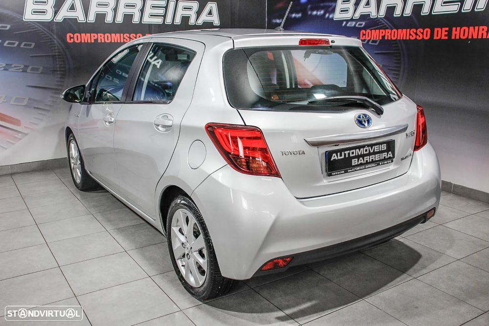 Toyota Yaris 1.5 HSD Sport - 30