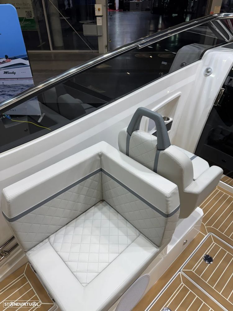 Windy 29 Huracan - 9