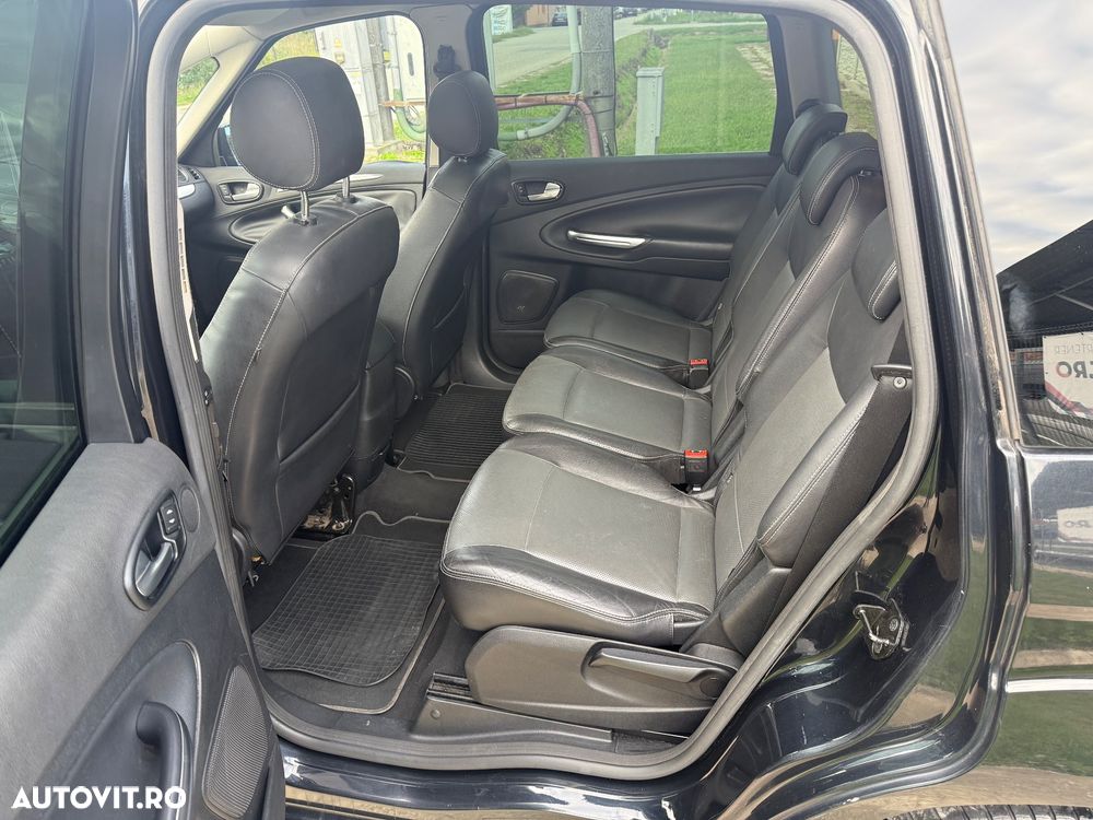 Ford S-Max 2.0 TDCi DPF Titanium - 6