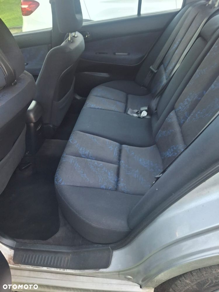 Mitsubishi Galant - 9