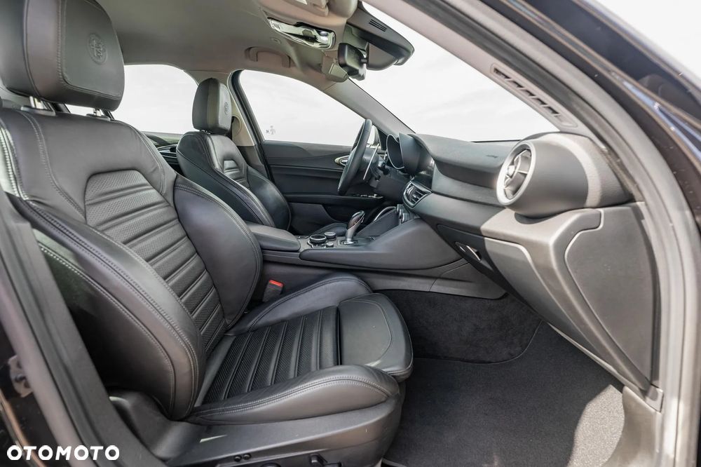 Alfa Romeo Giulia 2.0 Turbo 16V AT8 Veloce Ti - 27