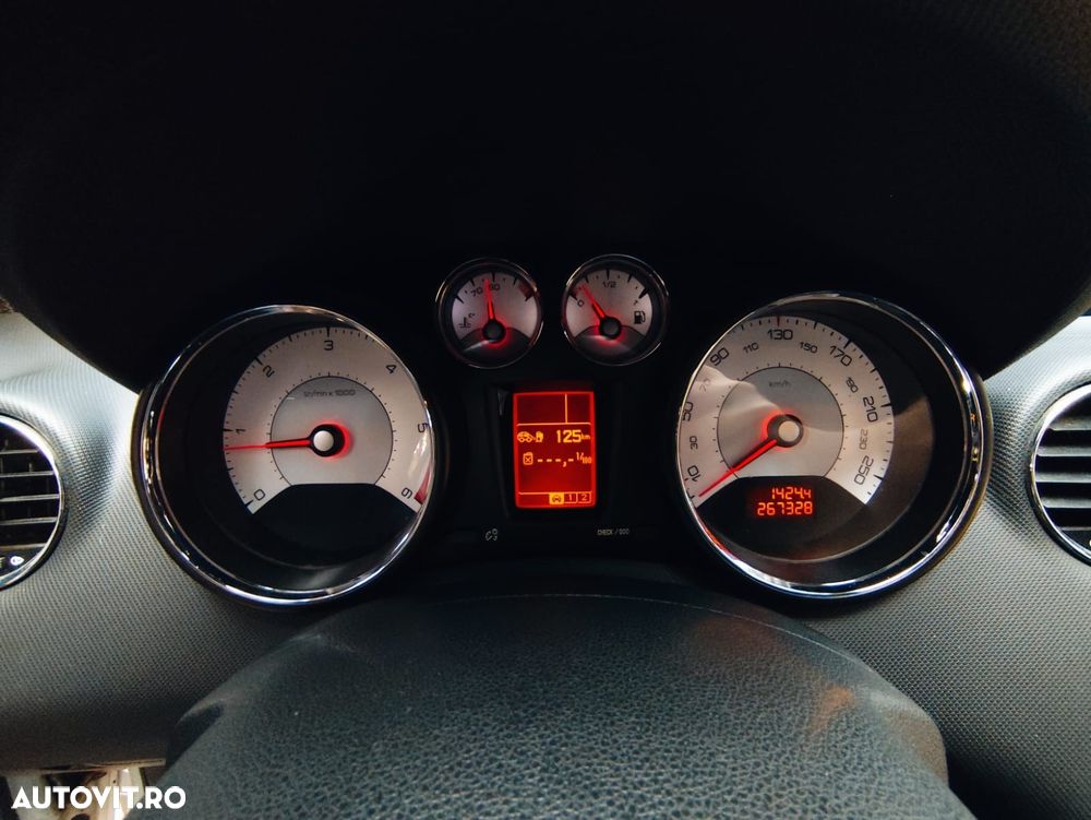 Peugeot 308 1.6HDi Confort Pack - 18