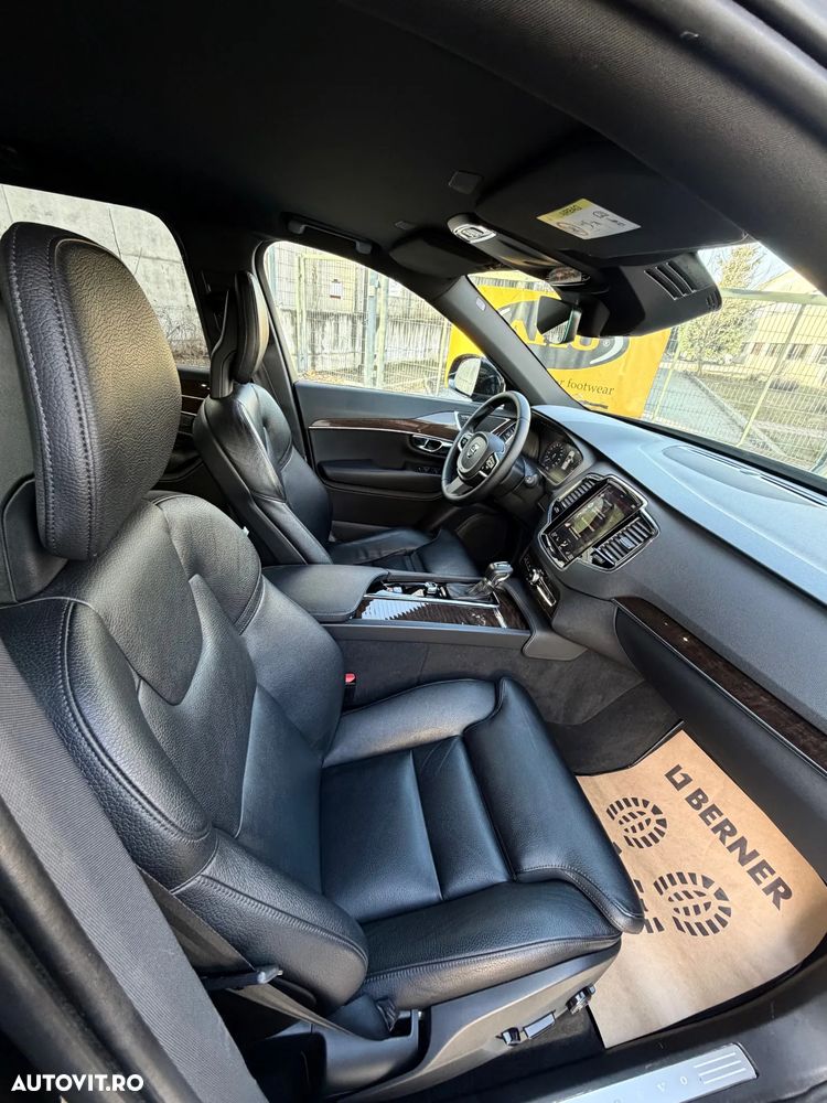 Volvo XC 90 D5 AWD Momentum - 10