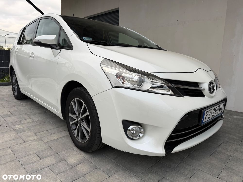 Toyota Verso 2.0 D-4D Active - 1