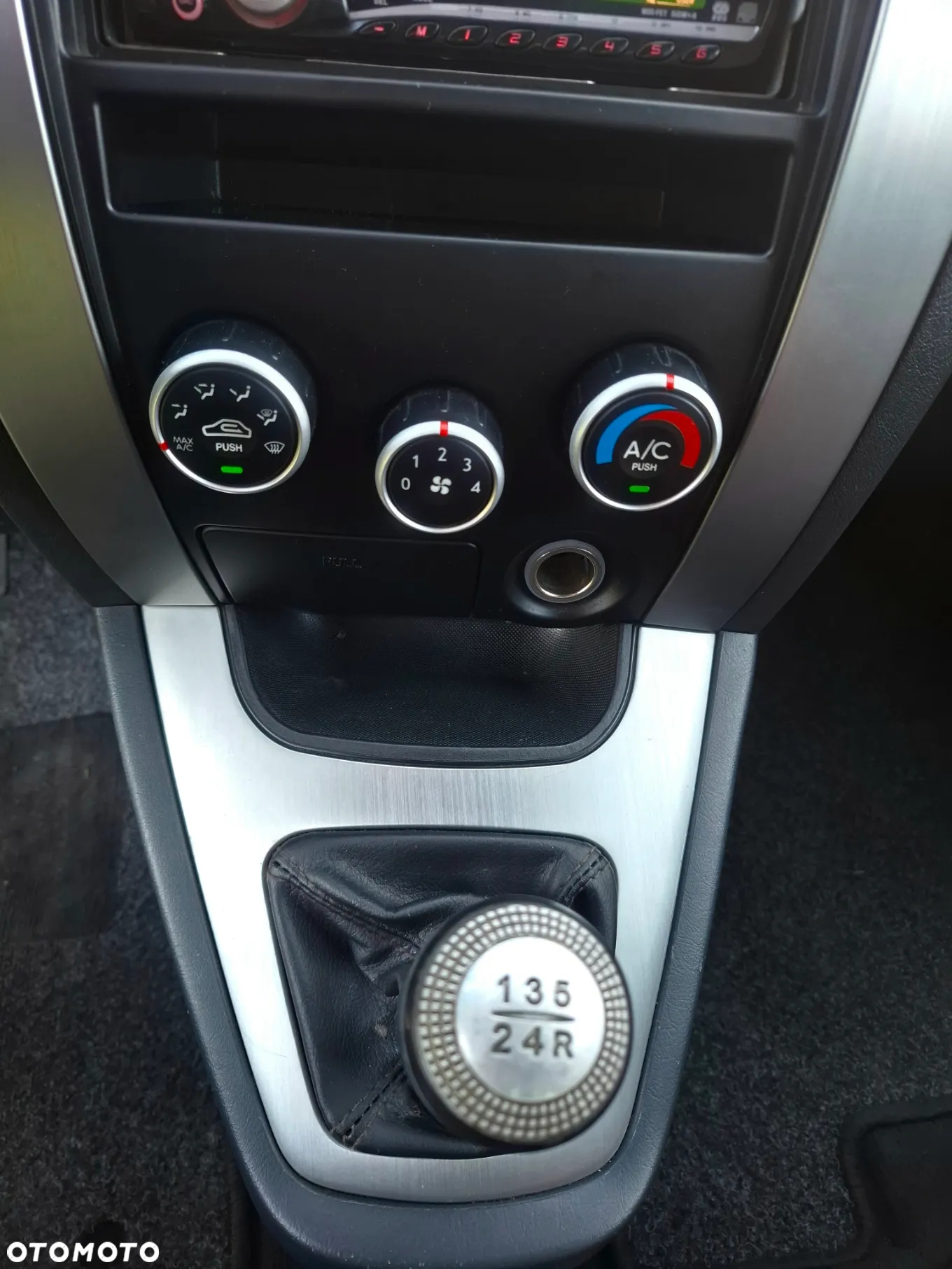 Hyundai Tucson 2.0 2WD GLS - 28