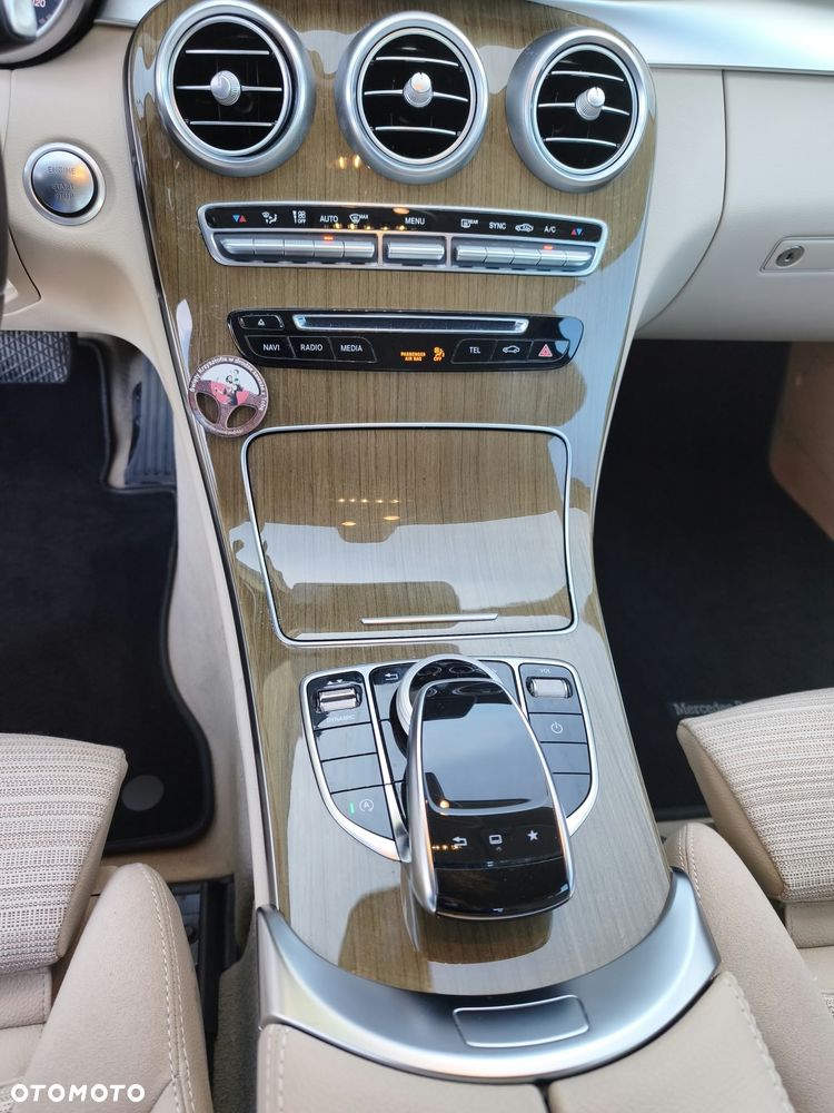 Mercedes-Benz Klasa C 200 4-Matic 7G-TRONIC - 20