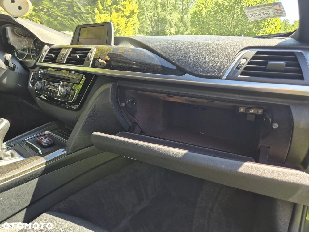 BMW Seria 3 330i Edition Luxury Line Purity - 22