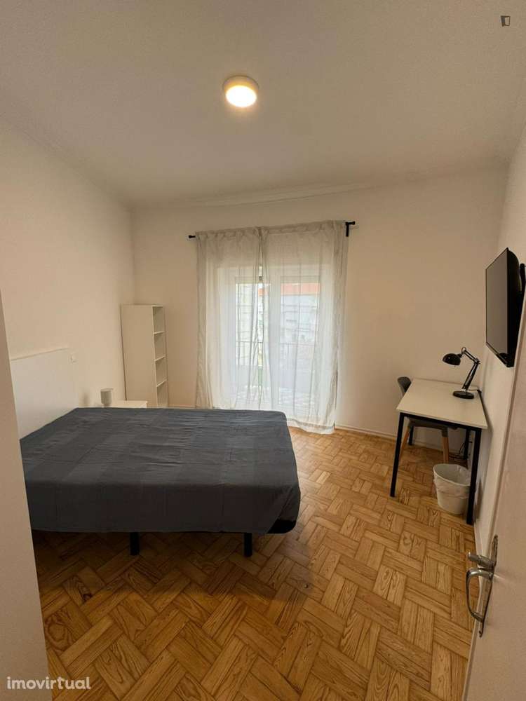 Quarto - localizado em Norton de Matos Coimbra - Grande imagem: 3/14