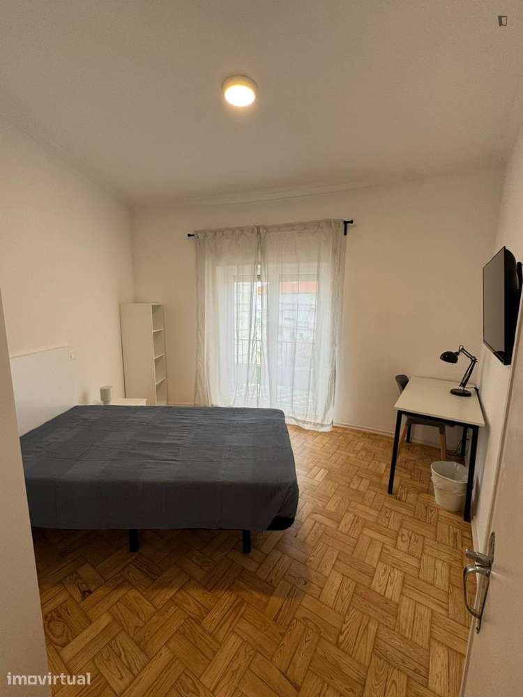 Quarto - localizado em Norton de Matos Coimbra - Grande imagem: 3/14