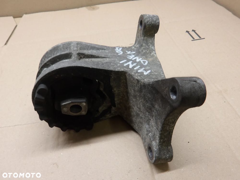 MINI COOPER R50 R53 01-06r 1.6B ŁAPA PODUSZKA SKRZYNI BIEGÓW 6754418 - 2
