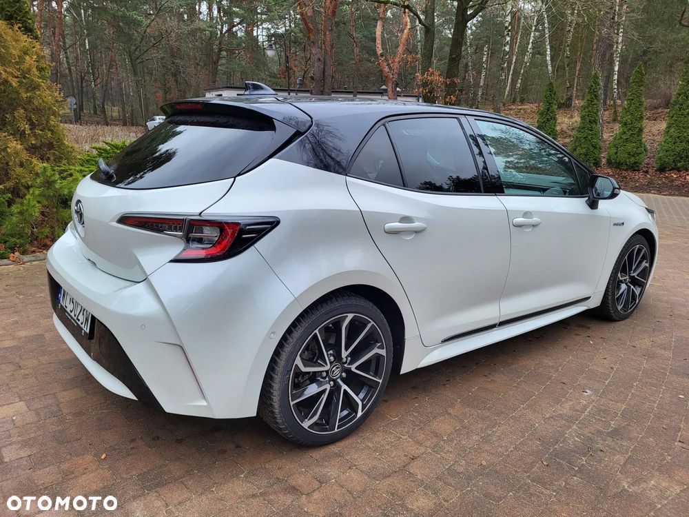 Toyota Corolla 1.8 Hybrid Team Deutschland - 3