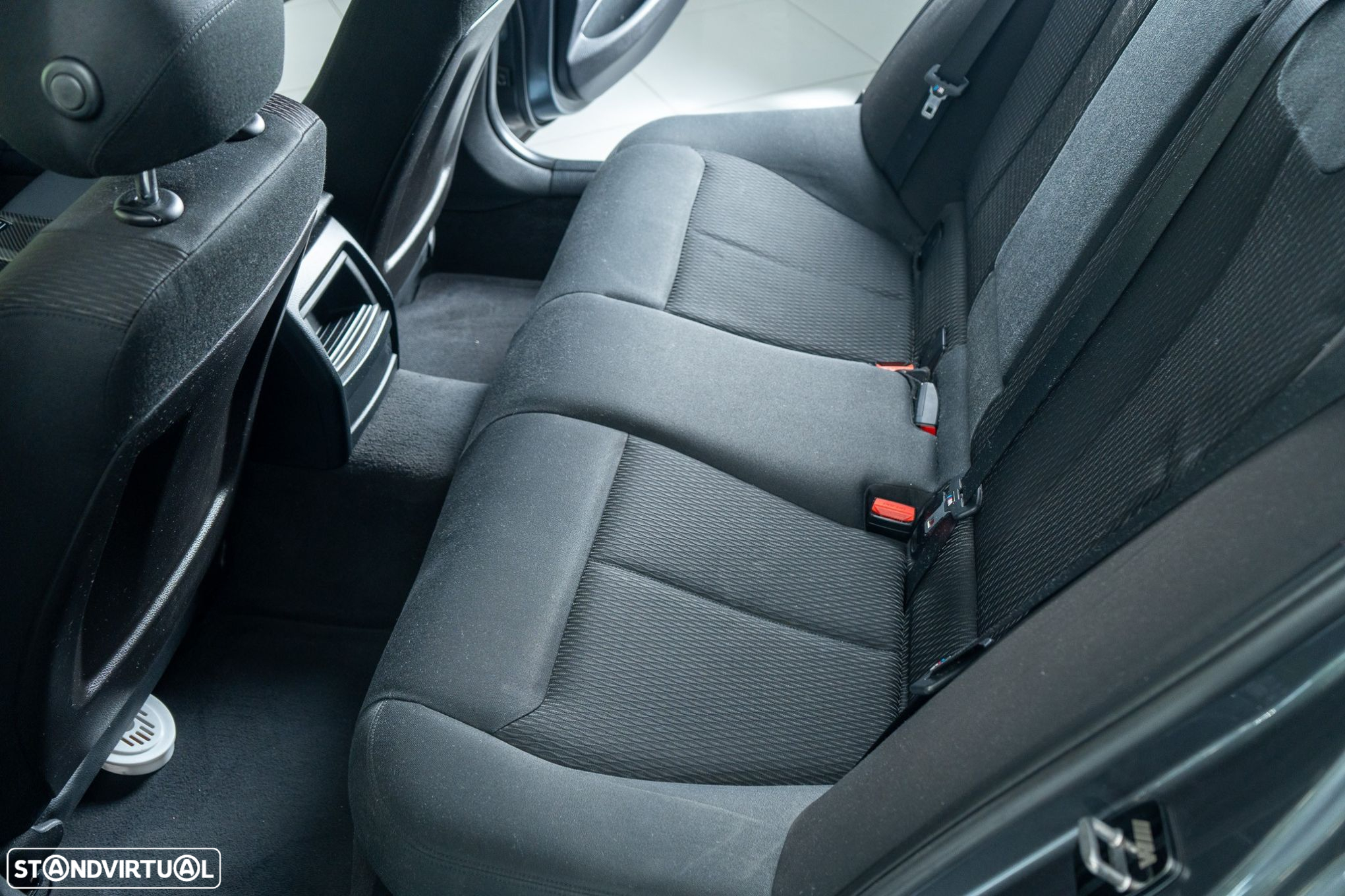 BMW 318 d Touring - 8