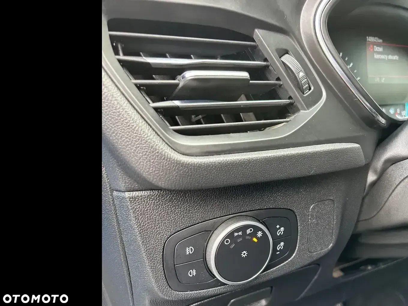 Ford Focus 1.5 EcoBlue Start-Stopp-System TITANIUM DESIGN - 11