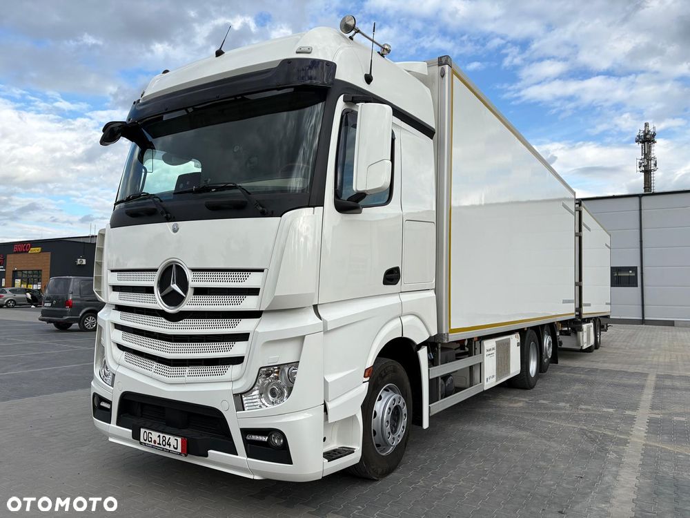Mercedes-Benz Actros - 1
