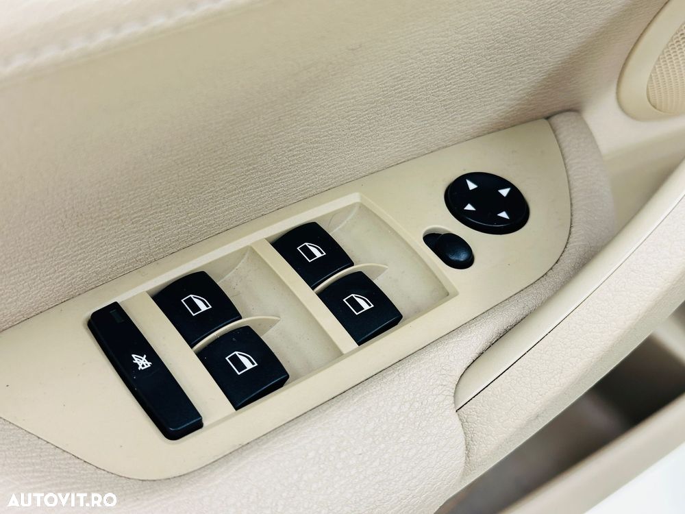 BMW X1 xDrive20i Aut. - 36