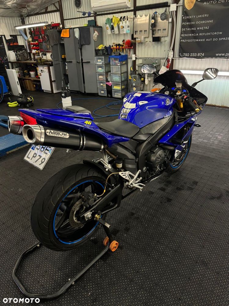 Yamaha R1 - 10