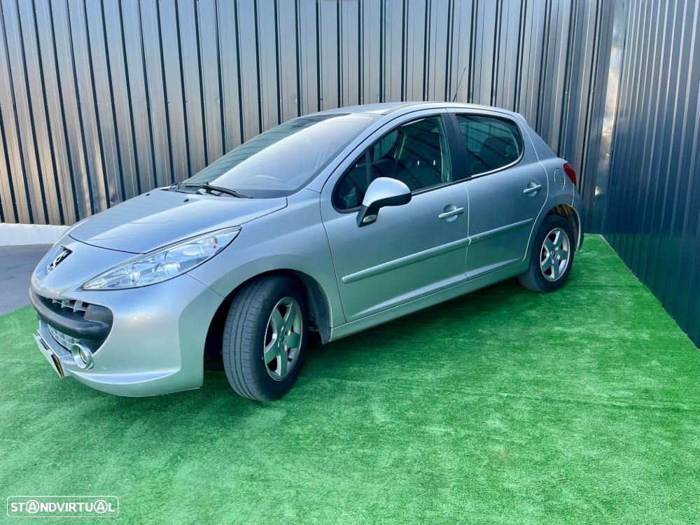 Peugeot 207 - 3