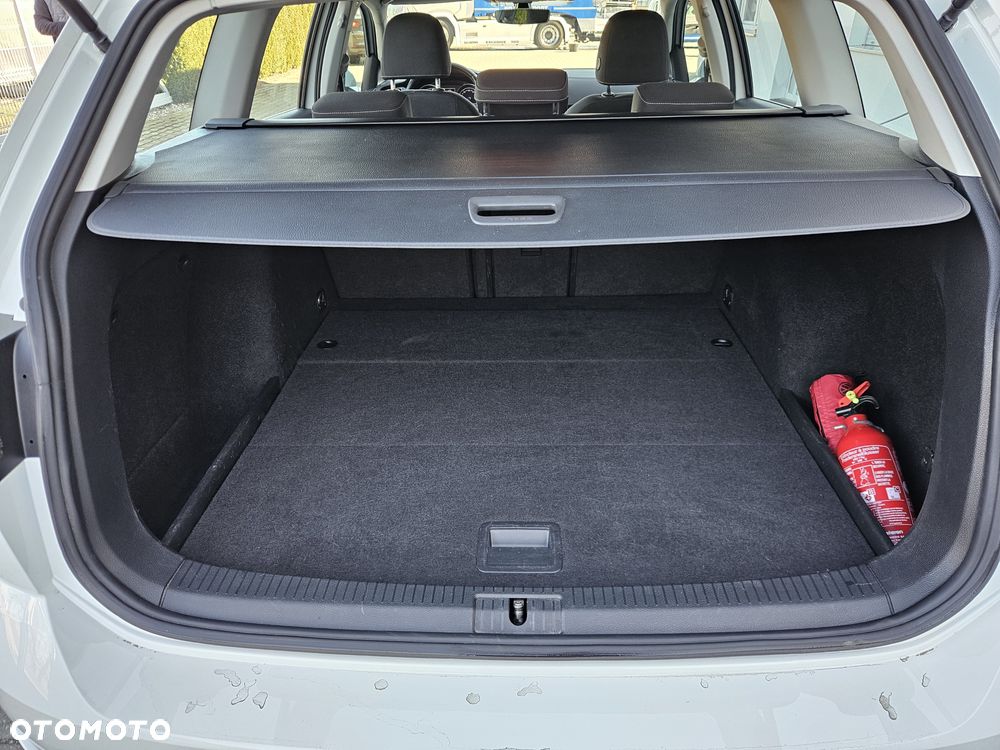 Volkswagen Golf 2.0 TDI (BlueMotion Technology) Highline - 28