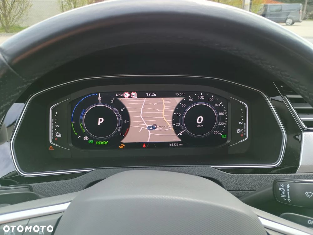 Volkswagen Passat - 20