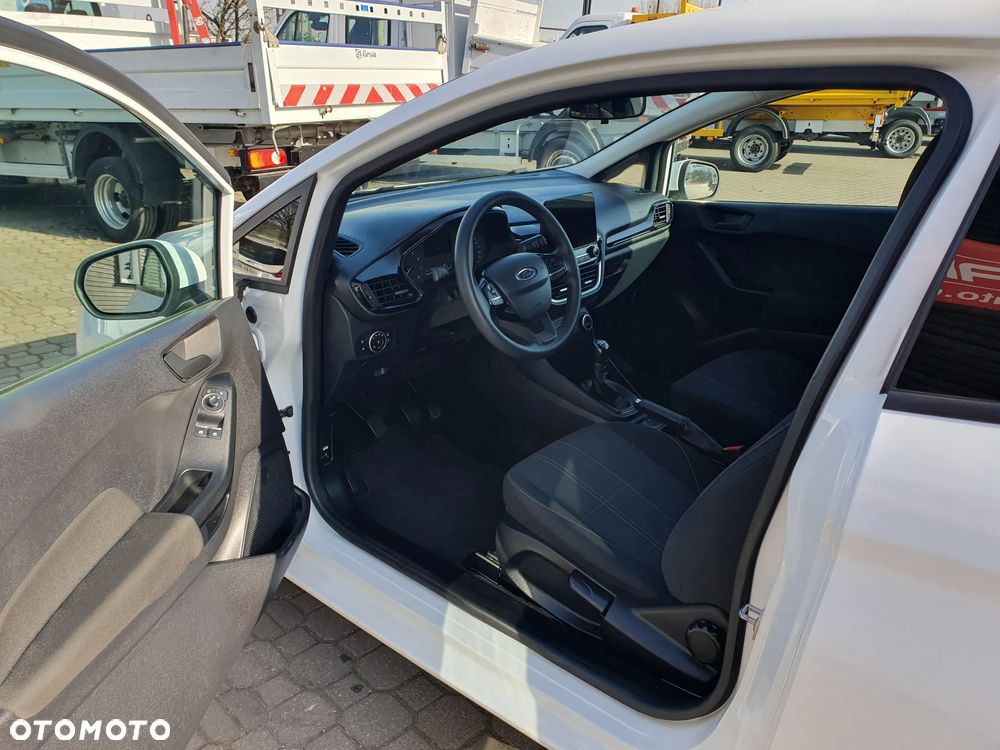 Ford Fiesta - 12