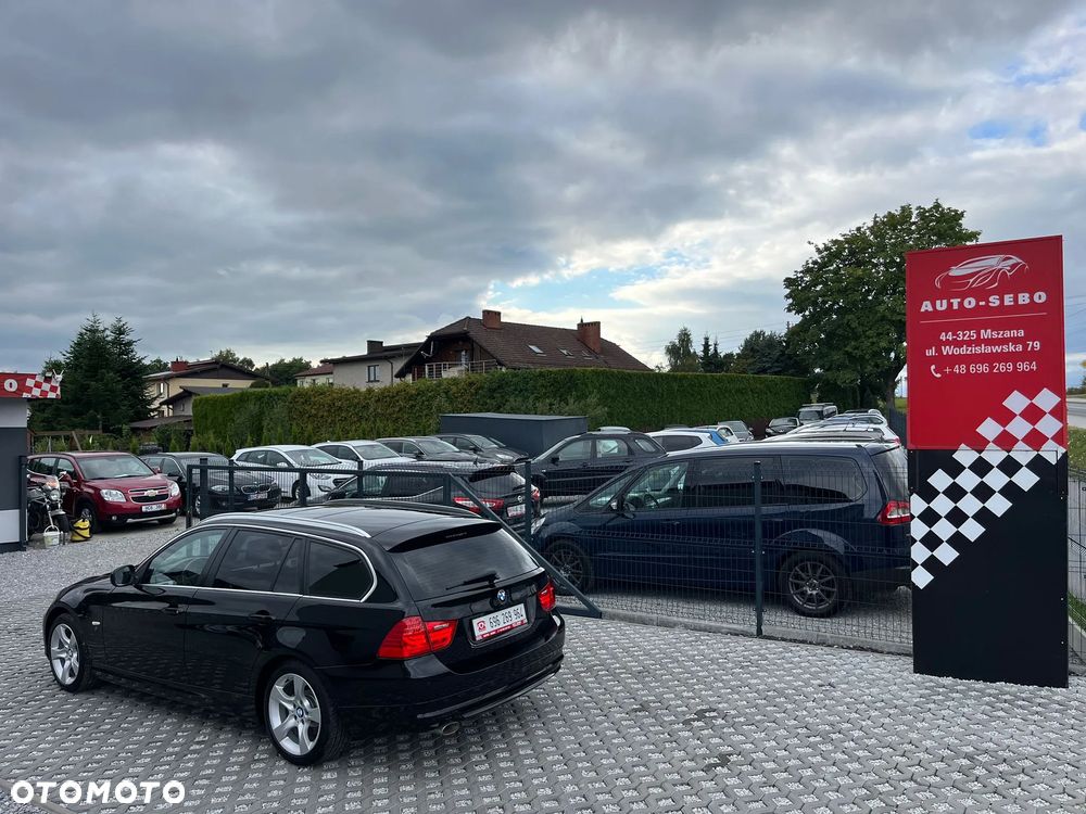 BMW Seria 3 318d DPF Touring - 32