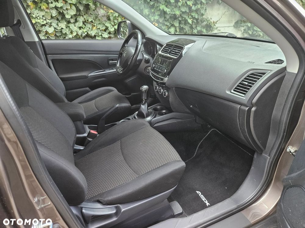 Mitsubishi ASX - 15