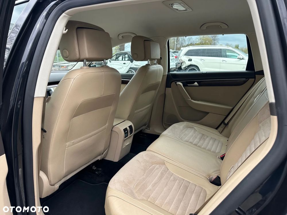 Volkswagen Passat - 8