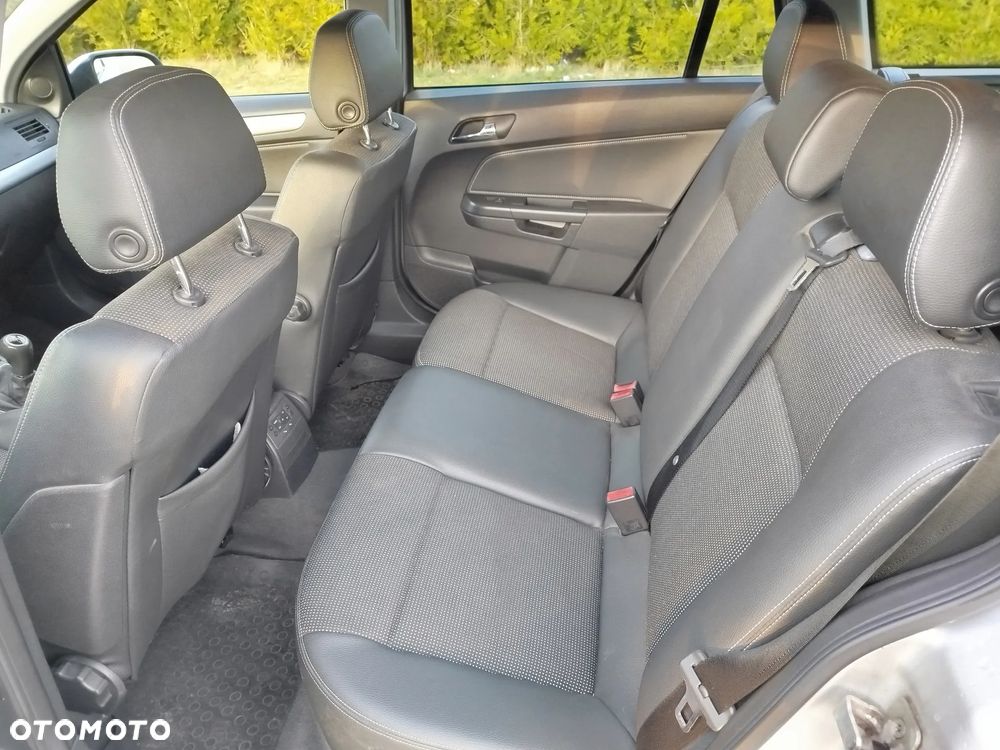 Opel Astra 1.9 CDTI Cosmo - 9