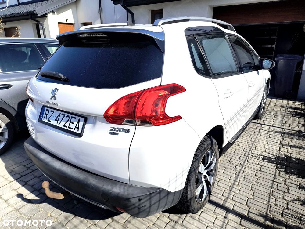 Peugeot 2008 1.2 Pure Tech Allure S&S - 3