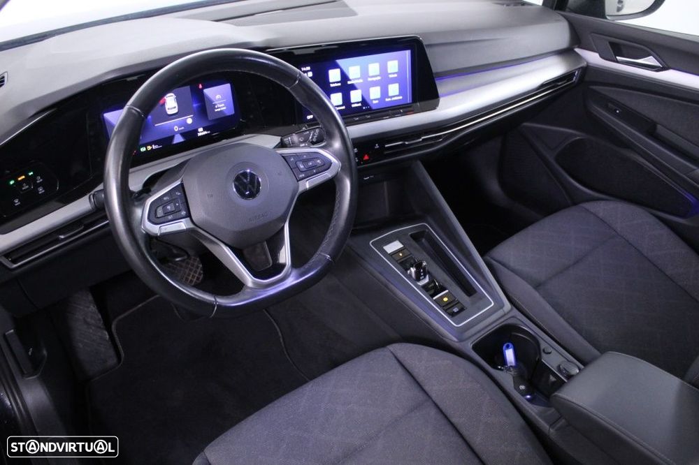 VW Golf 1.0 eTSI Life DSG - 29