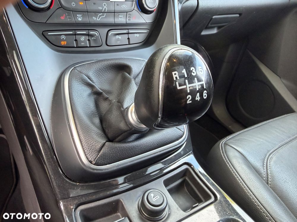 Ford Kuga 2.0 TDCi 4x4 Titanium - 26
