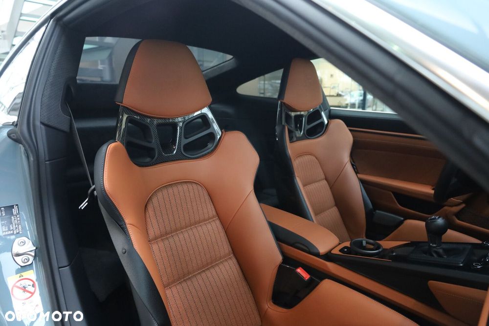 Porsche 911 S/T - 13