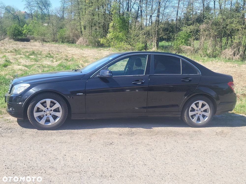 Mercedes-Benz Klasa C 200 CDI DPF Automatik BlueEFFICIENCY - 2