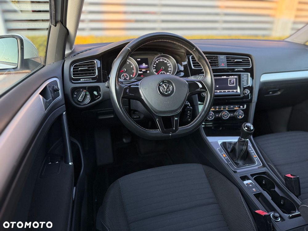 Volkswagen Golf 1.4 TSI BlueMotion Technology Cup - 26