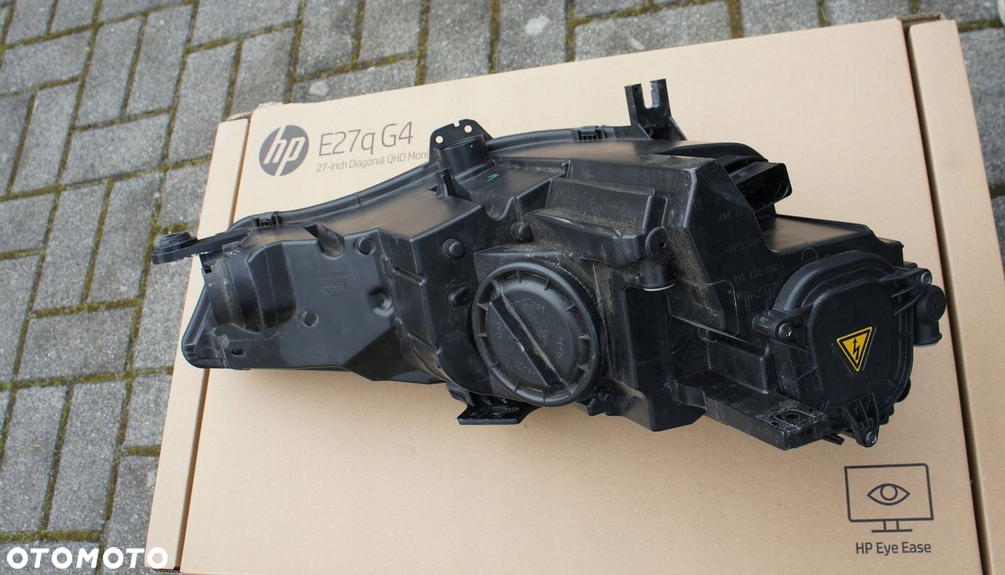 PRZEDNIA LEWA LAMPA AUDI A4 B9 BI-XENON 8W0 - 7