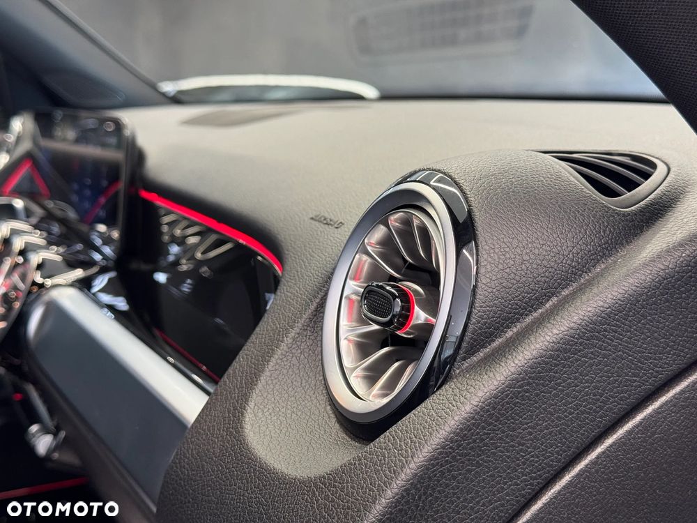 Mercedes-Benz GLB 200 AMG Line 7G-DCT - 27