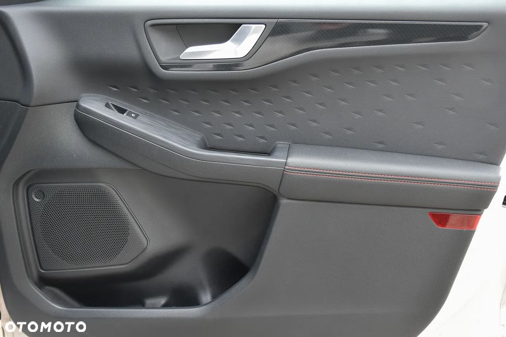 Ford Kuga 1.5 EcoBoost FWD ST-Line X - 25