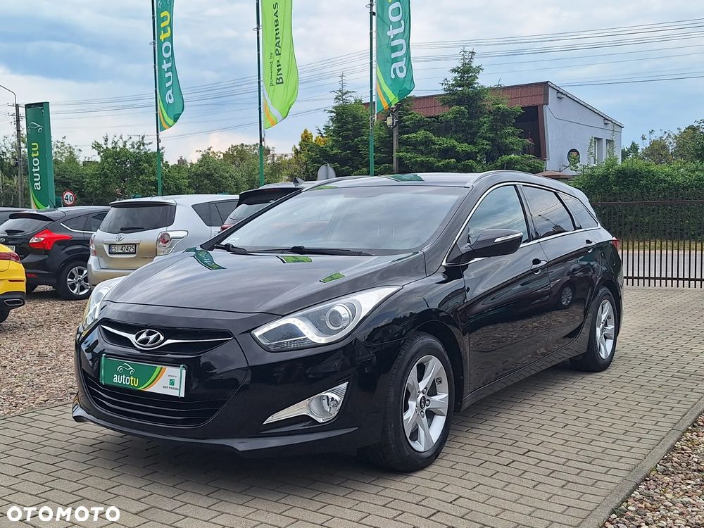 Hyundai i40 Kombi blue 1.6 Family - 23
