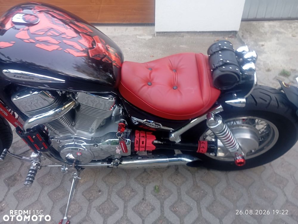 Suzuki Intruder - 14