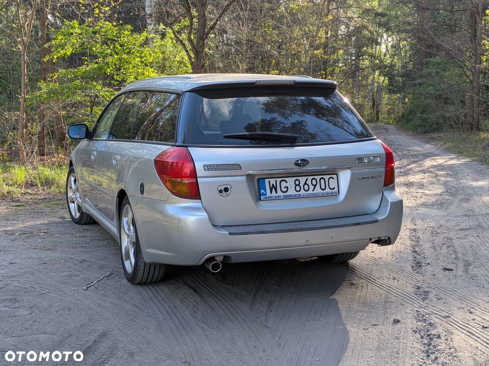 Subaru Legacy 2.0i MT - 2
