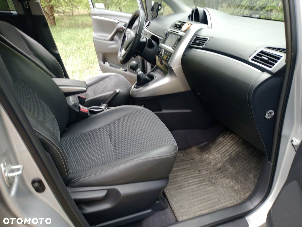 Toyota Verso 2.0 D-4D Premium - 5